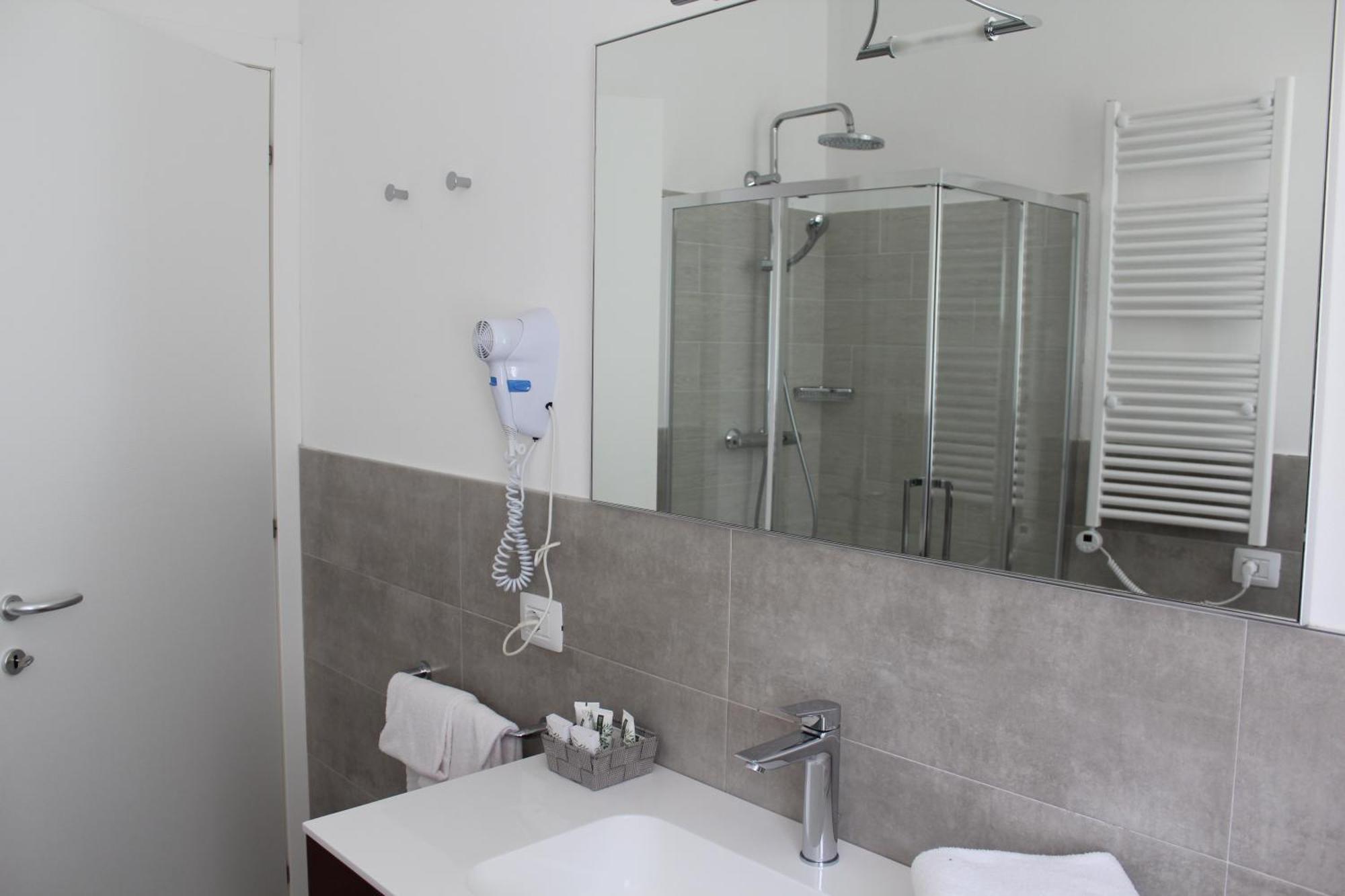 Residenza Sante Aparthotel Λατζίζε Δωμάτιο φωτογραφία